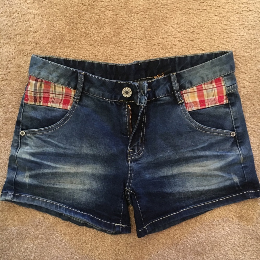 Medium Wash Shorts with Plaid Detail